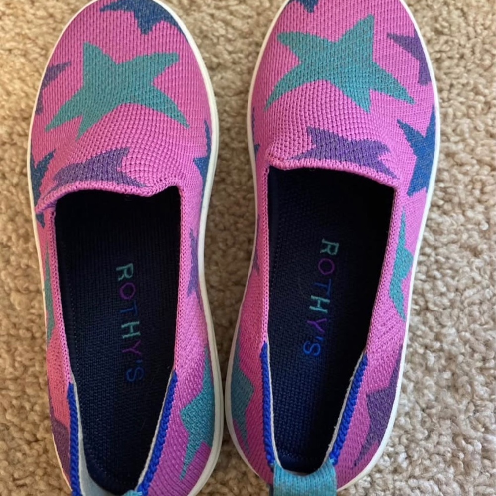 *NEW* Girls Rothy’s Size 2